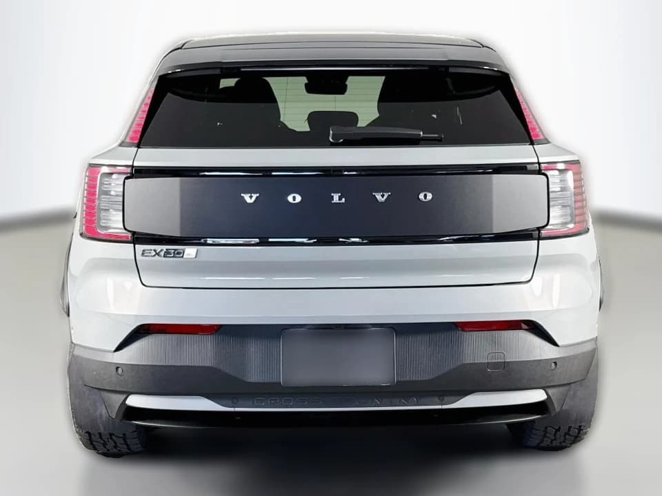 Volvo EX30 Cross Country Ultra Twin Motor AWD 2026 — side view