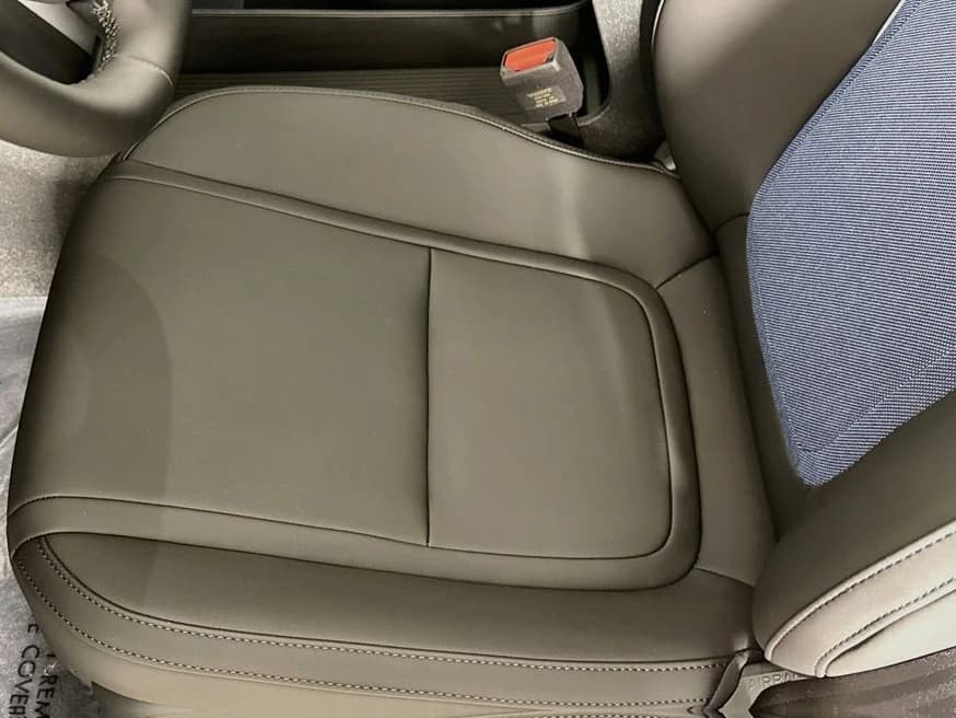 Volvo EX30 Cross Country Ultra Twin Motor AWD 2026 — side view