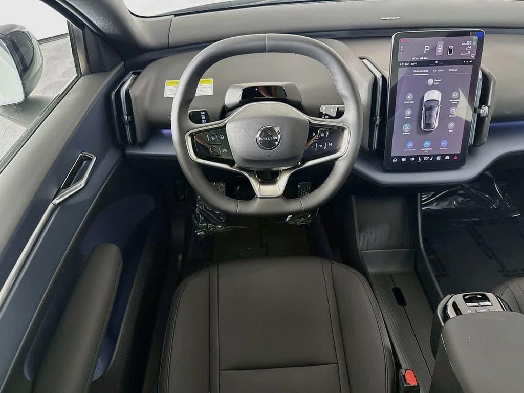 Volvo EX30 Cross Country Ultra Twin Motor AWD 2026 — side view
