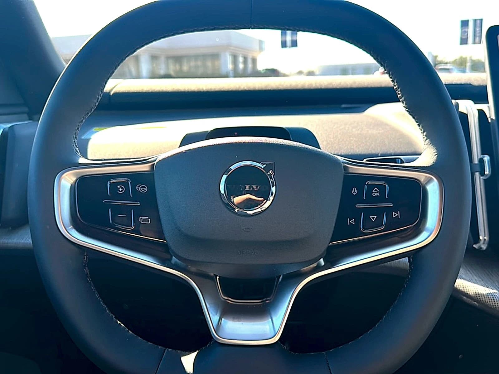 Volvo EX30 Cross Country Ultra Twin Motor AWD 2026 — side view