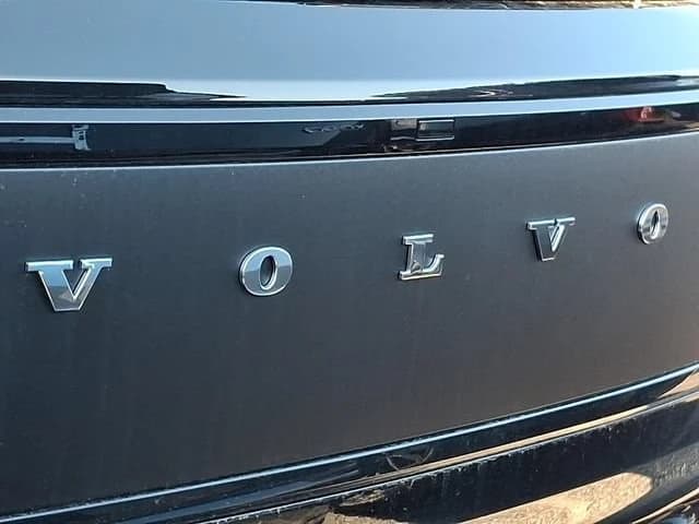 Volvo EX30 Cross Country Ultra Twin Motor AWD 2026 — side view