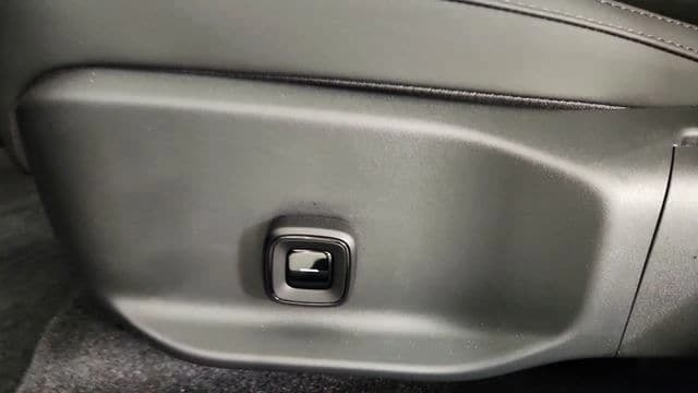 Volvo EX30 Cross Country Ultra Twin Motor AWD 2026 — side view