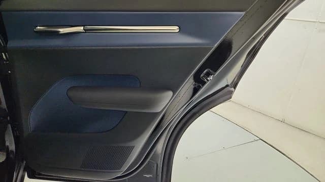Volvo EX30 Cross Country Ultra Twin Motor AWD 2026 — side view