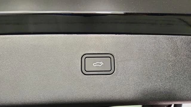 Volvo EX30 Cross Country Ultra Twin Motor AWD 2026 — side view