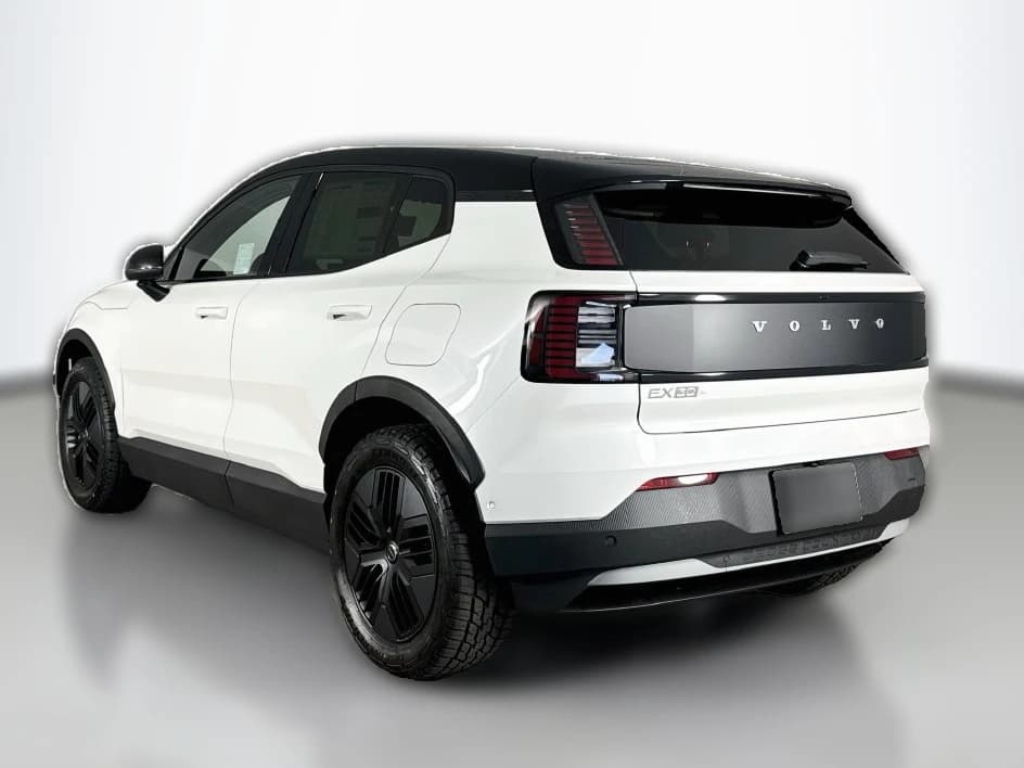 Volvo EX30 Cross Country Ultra Twin Motor AWD 2026 — side view