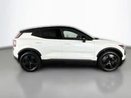 Volvo EX30 Cross Country Ultra Twin Motor AWD 2026 — side view