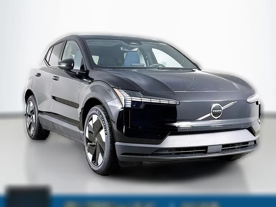 Volvo EX30 Plus Twin Motor AWD 2026 — side view