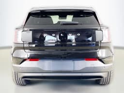 Volvo EX30 Plus Twin Motor AWD 2026 — side view
