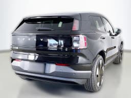 Volvo EX30 Plus Twin Motor AWD 2026 — side view