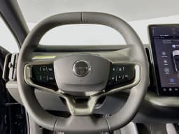 Volvo EX30 Plus Twin Motor AWD 2026 — side view