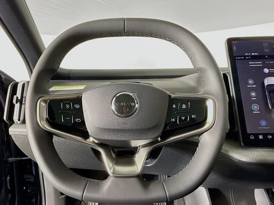 Volvo EX30 Plus Twin Motor AWD 2026 — side view