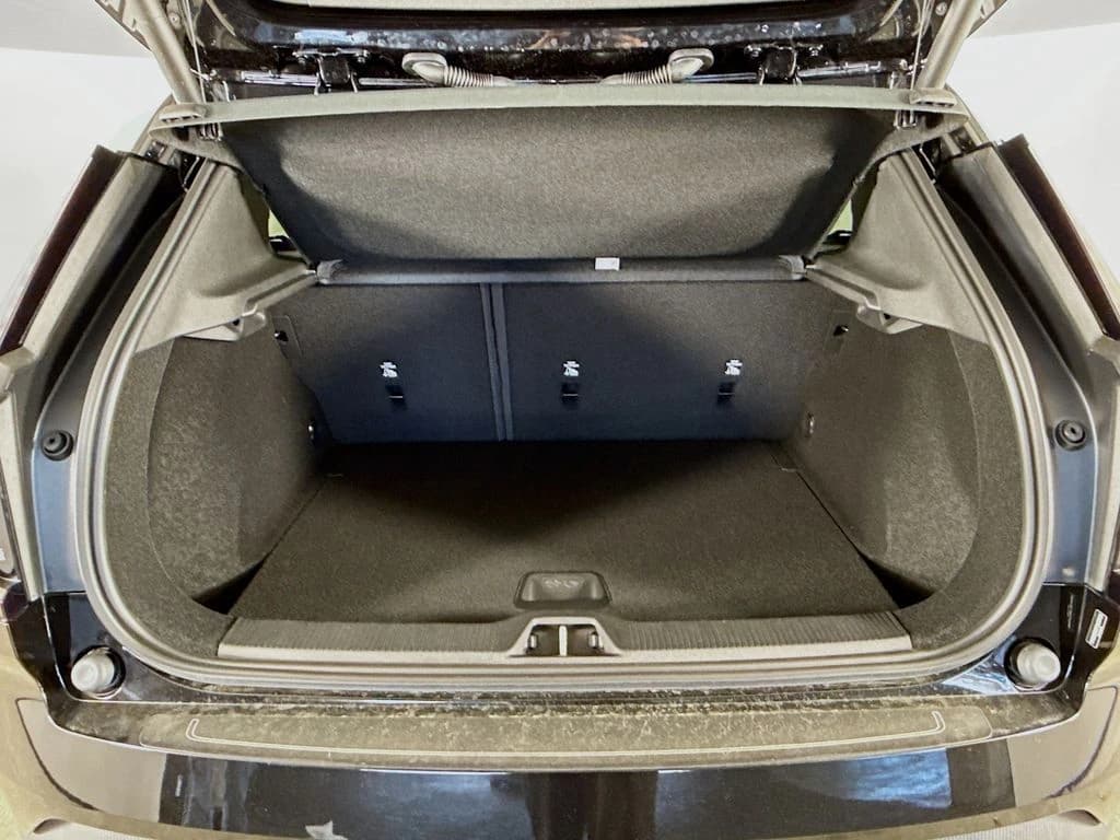 Volvo EX30 Plus Twin Motor AWD 2026 — side view