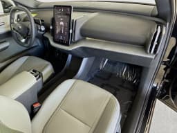 Volvo EX30 Plus Twin Motor AWD 2026 — side view