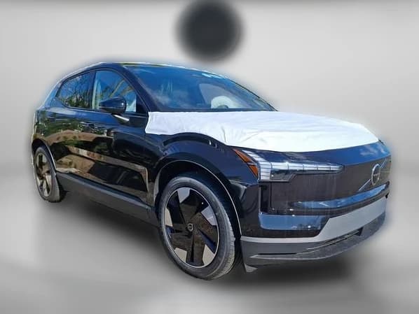 Volvo EX30 Plus Twin Motor AWD 2026 — side view