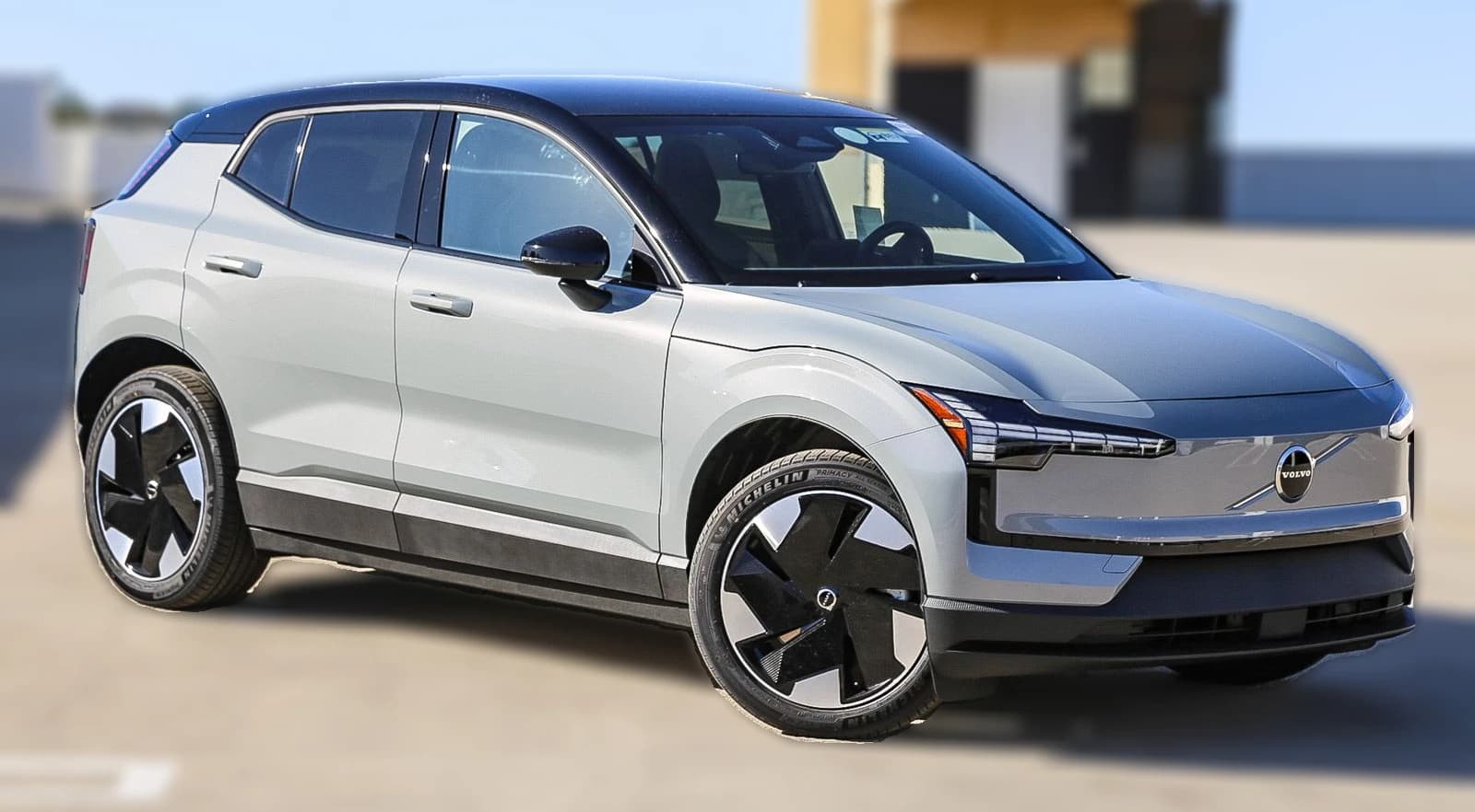 Volvo EX30 Plus Twin Motor AWD 2026 — side view