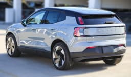 Volvo EX30 Plus Twin Motor AWD 2026 — side view