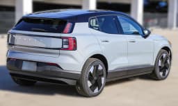 Volvo EX30 Plus Twin Motor AWD 2026 — side view