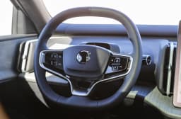 Volvo EX30 Plus Twin Motor AWD 2026 — side view