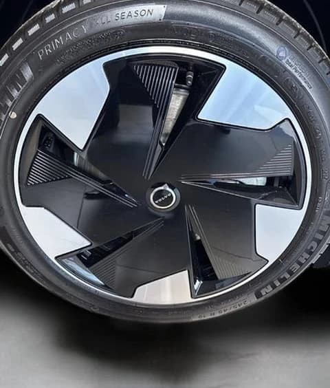 Volvo EX30 Plus Twin Motor AWD 2026 — side view