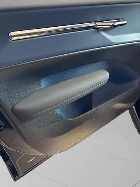 Volvo EX30 Plus Twin Motor AWD 2026 — side view