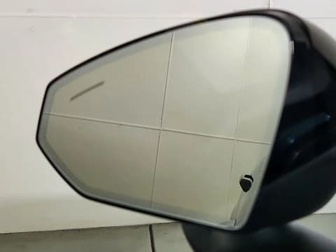 Volvo EX30 Plus Twin Motor AWD 2026 — side view