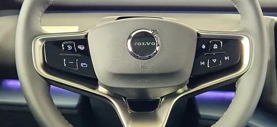 Volvo EX30 Plus Twin Motor AWD 2026 — side view