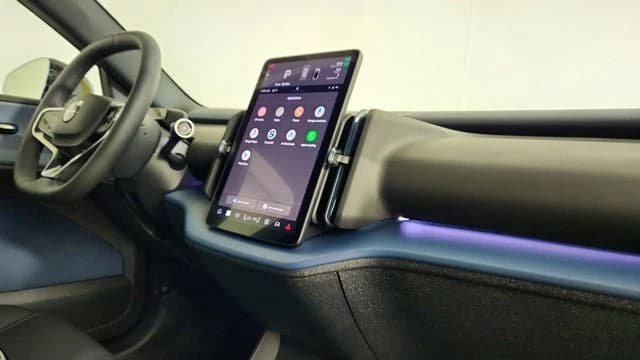 Volvo EX30 Plus Twin Motor AWD 2026 — side view