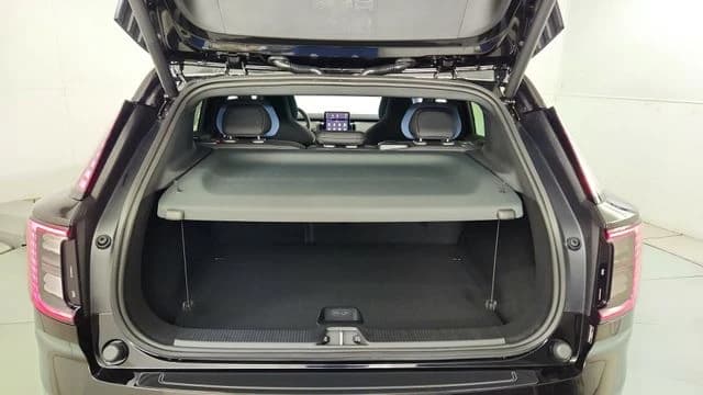 Volvo EX30 Plus Twin Motor AWD 2026 — side view