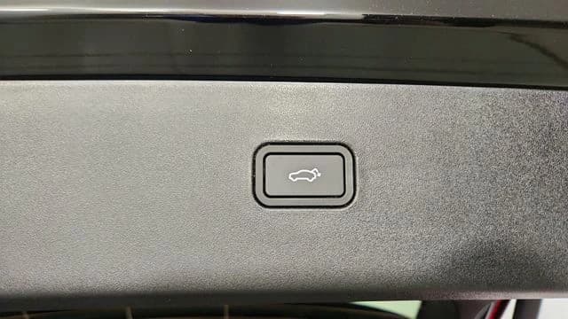Volvo EX30 Plus Twin Motor AWD 2026 — side view