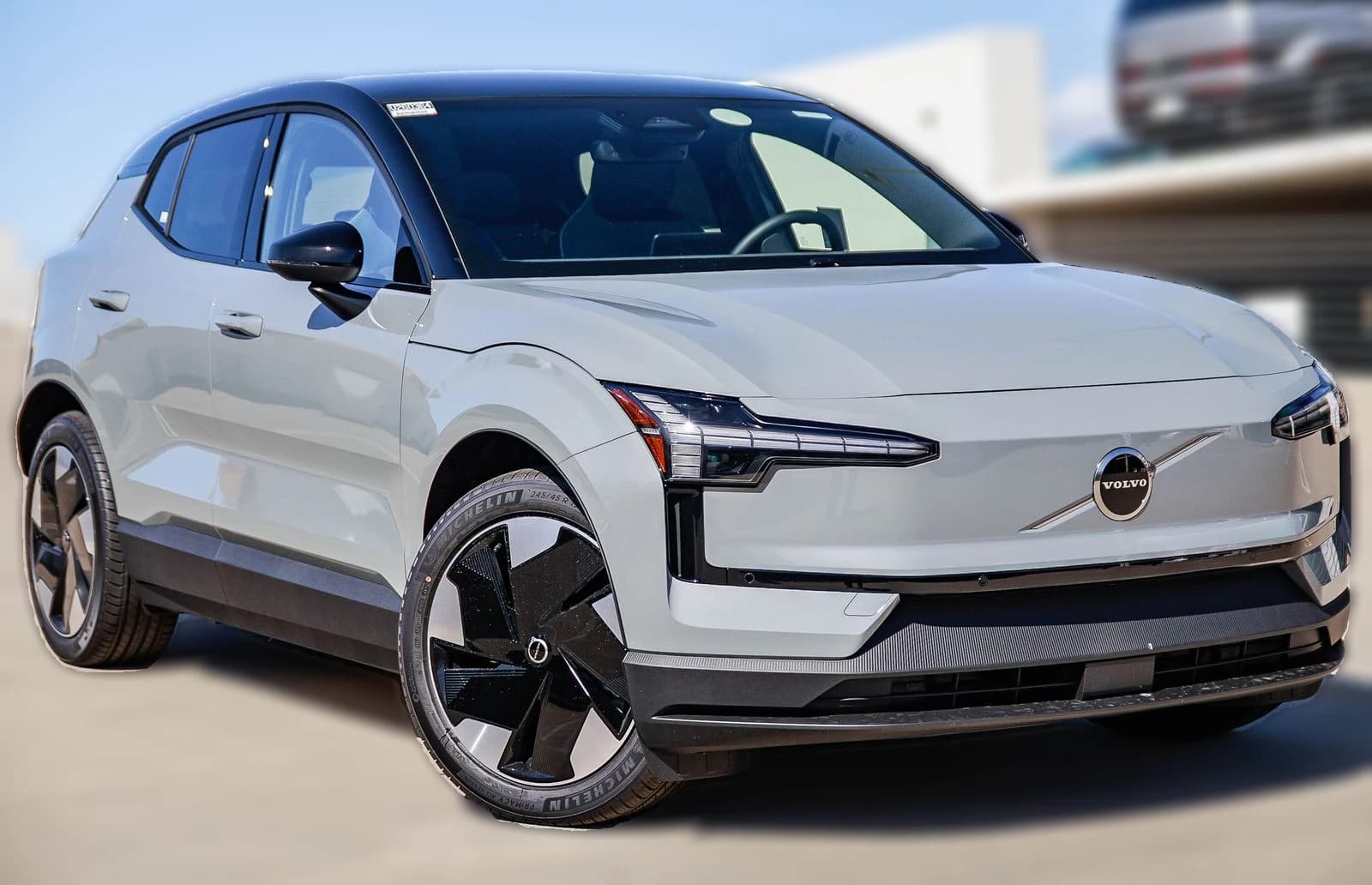 Volvo EX30 Plus Twin Motor AWD 2026 — side view