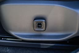 Volvo EX30 Plus Twin Motor AWD 2026 — side view