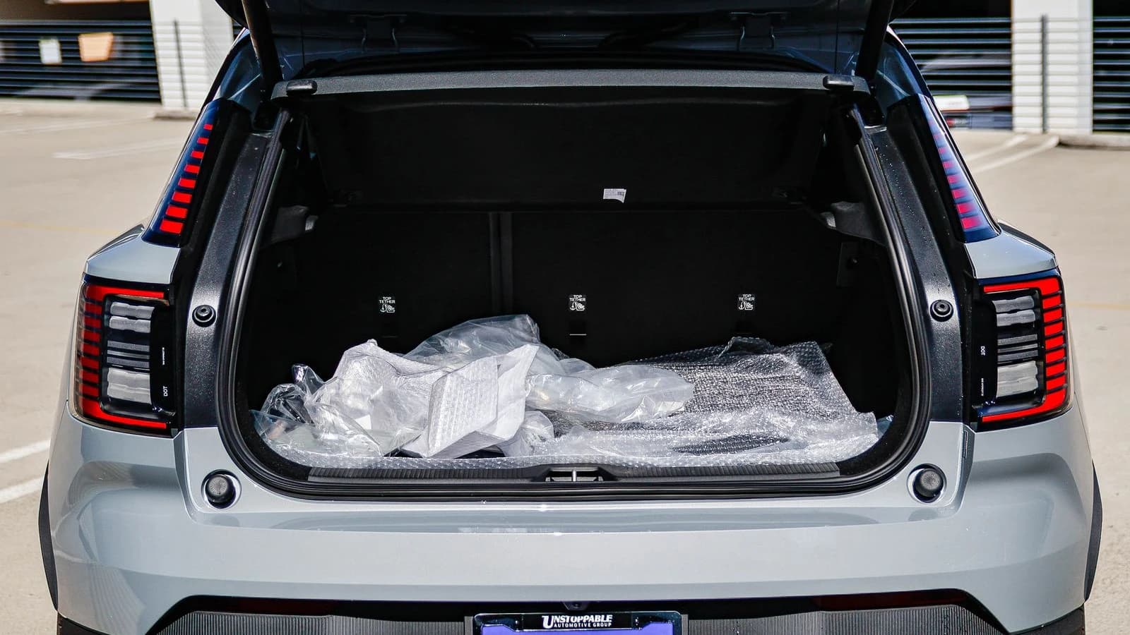 Volvo EX30 Plus Twin Motor AWD 2026 — side view