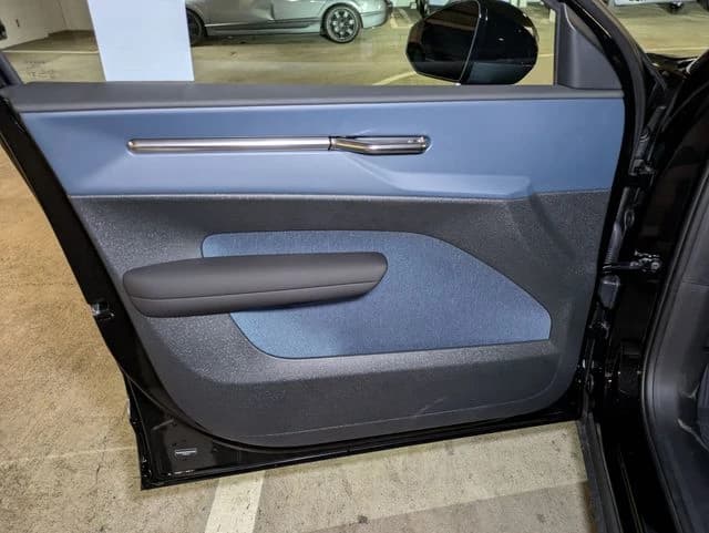 Volvo EX30 Ultra Twin Motor AWD 2026 — side view