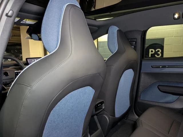 Volvo EX30 Ultra Twin Motor AWD 2026 — side view