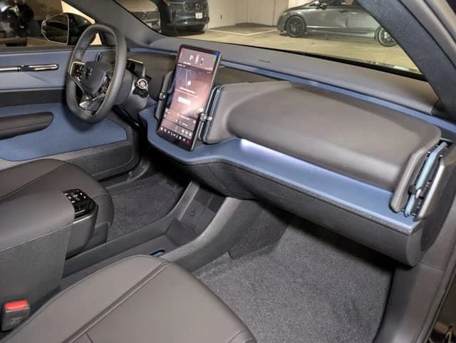 Volvo EX30 Ultra Twin Motor AWD 2026 — side view