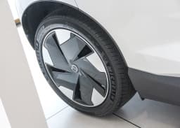 Volvo EX30 Ultra Twin Motor AWD 2026 — side view