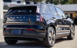 Volvo EX30 Ultra Twin Motor AWD 2026 — side view