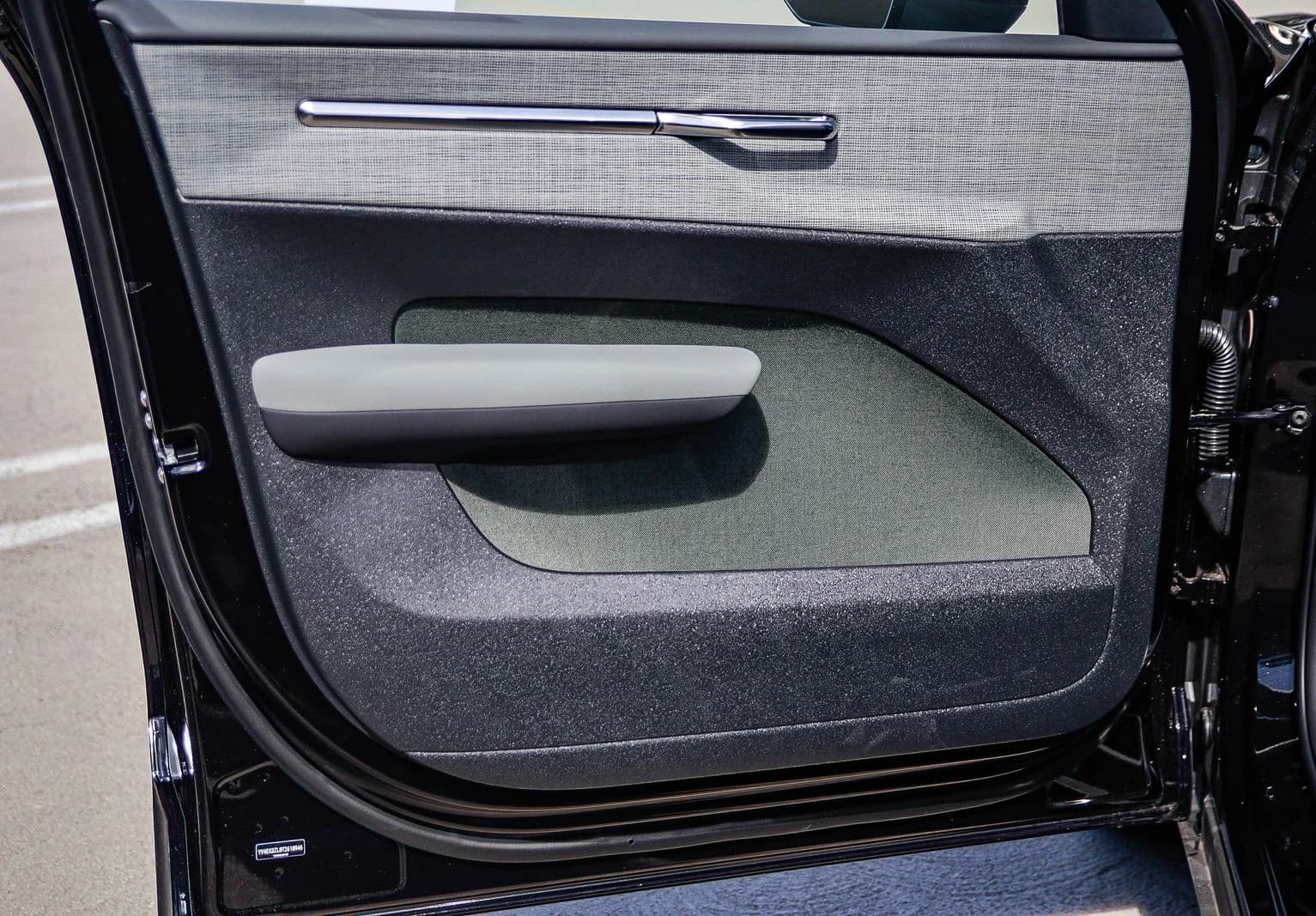 Volvo EX30 Ultra Twin Motor AWD 2026 — side view