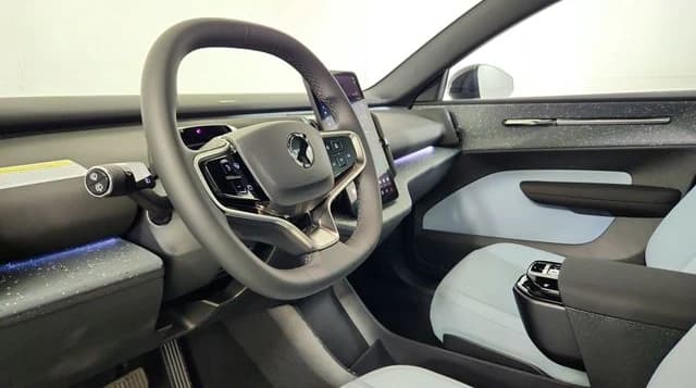 Volvo EX30 Ultra Twin Motor AWD 2026 — side view