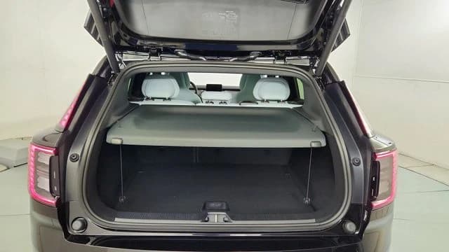 Volvo EX30 Ultra Twin Motor AWD 2026 — side view
