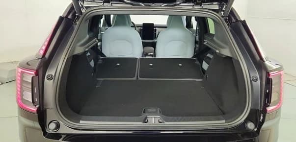 Volvo EX30 Ultra Twin Motor AWD 2026 — side view