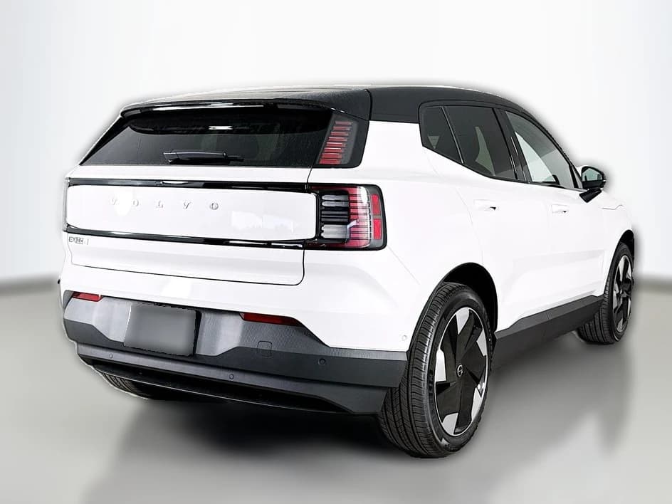 Volvo EX30 Ultra Twin Motor AWD 2026 — side view