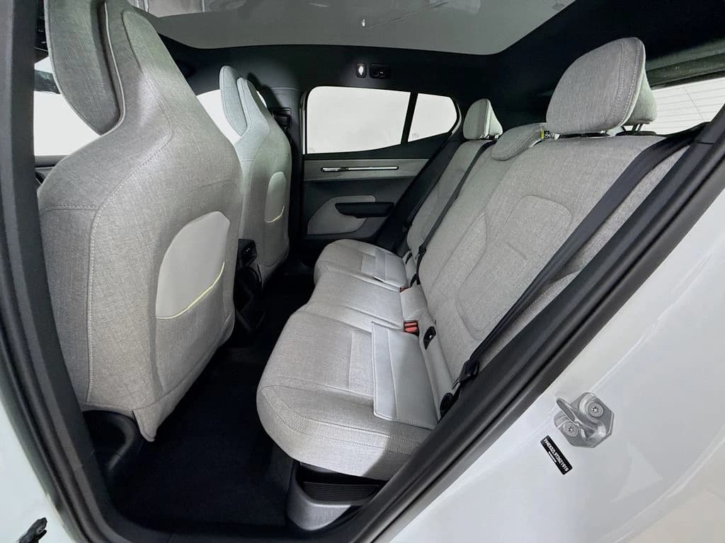 Volvo EX30 Ultra Twin Motor AWD 2026 — side view