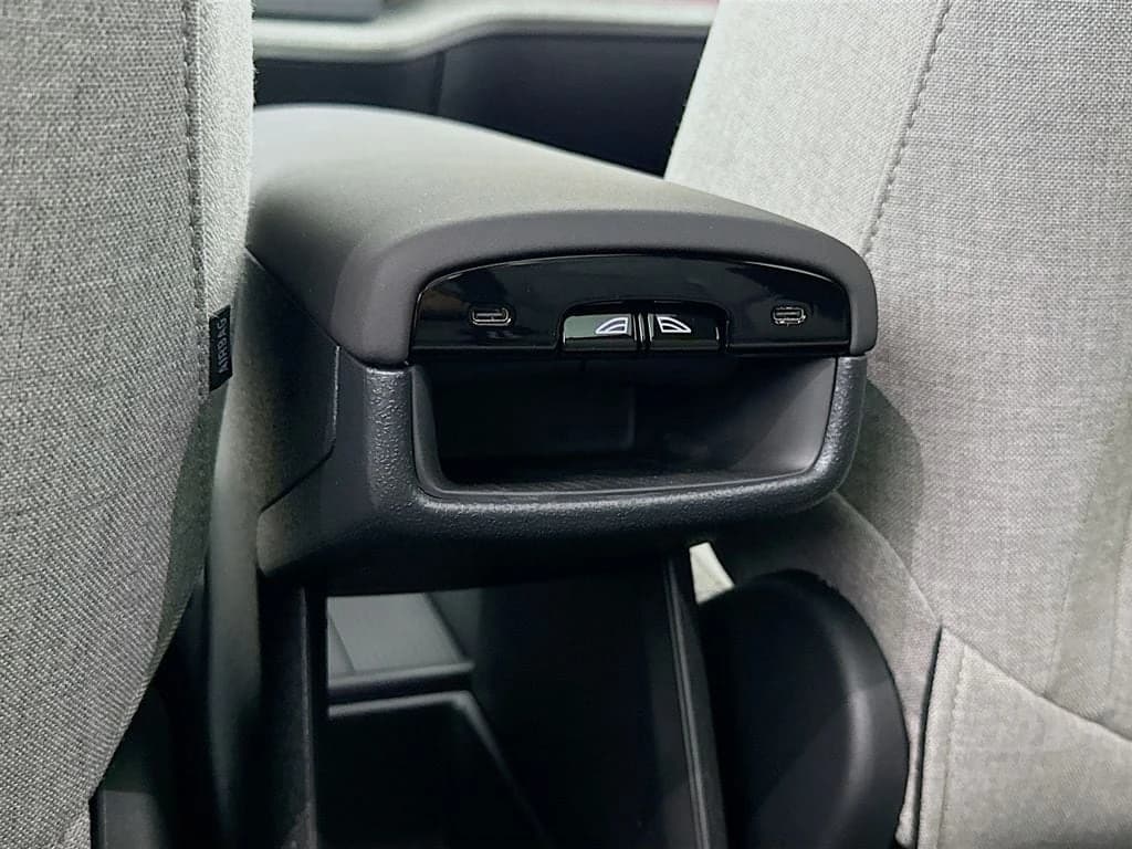 Volvo EX30 Ultra Twin Motor AWD 2026 — side view