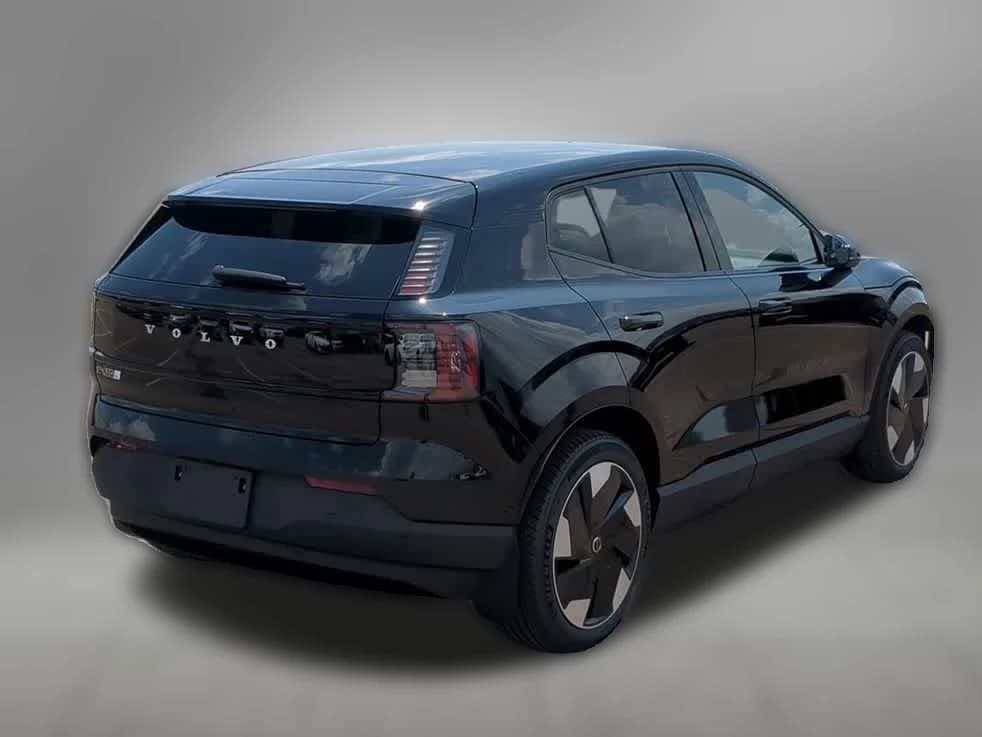 Volvo EX30 Ultra Twin Motor AWD 2026 — side view