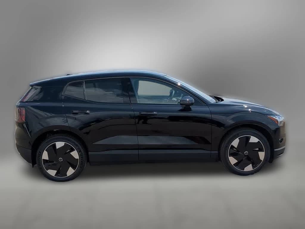 Volvo EX30 Ultra Twin Motor AWD 2026 — side view