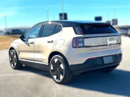 Volvo EX30 Plus Single Motor RWD 2026 — side view