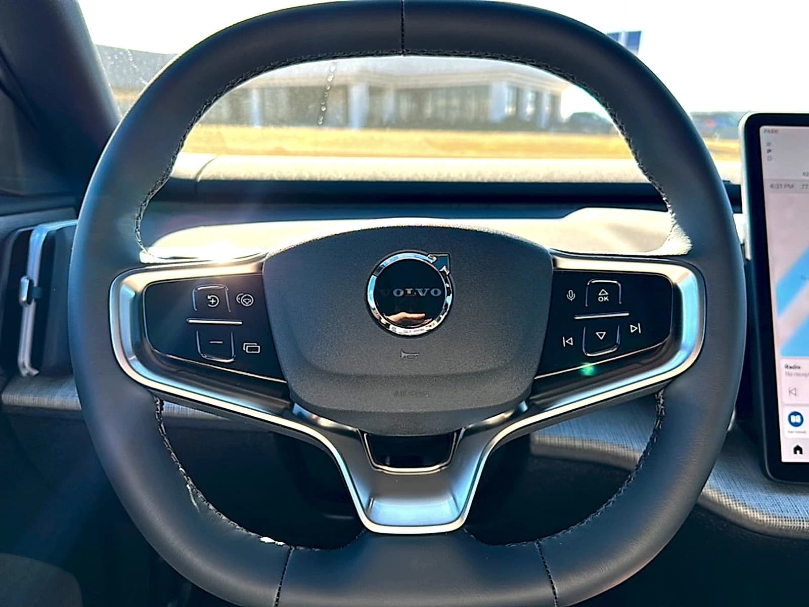 Volvo EX30 Plus Single Motor RWD 2026 — side view