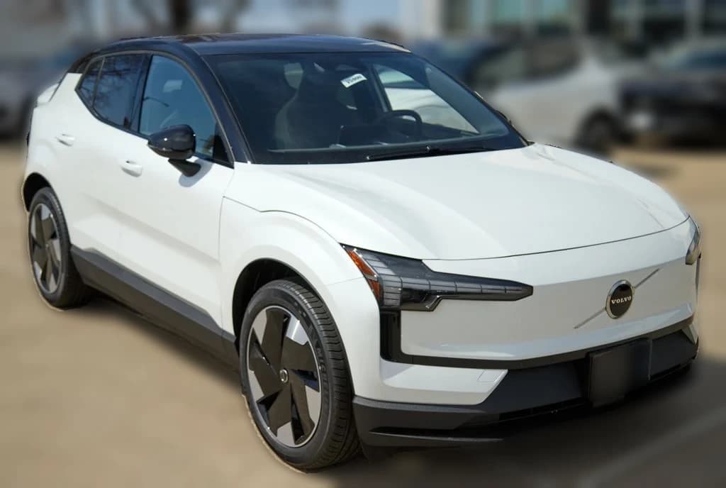Volvo EX30 Plus Single Motor RWD 2026 — side view