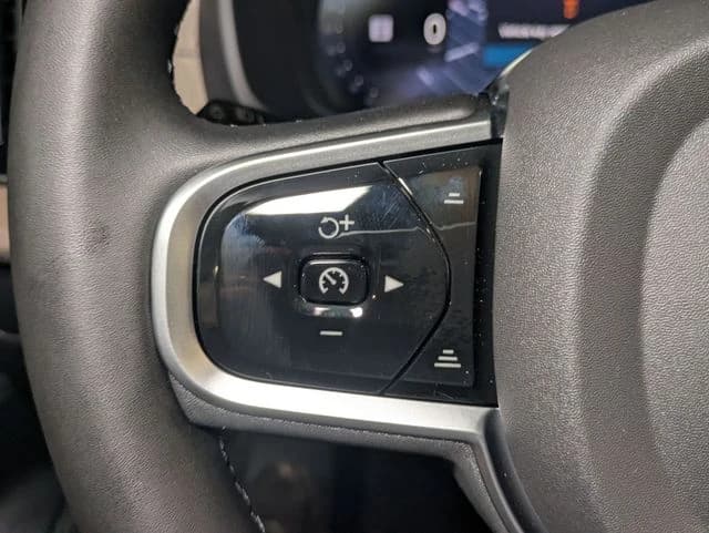 Volvo XC90 Plug-In Hybrid Plus T8 AWD 7-Seater 2026 — side view